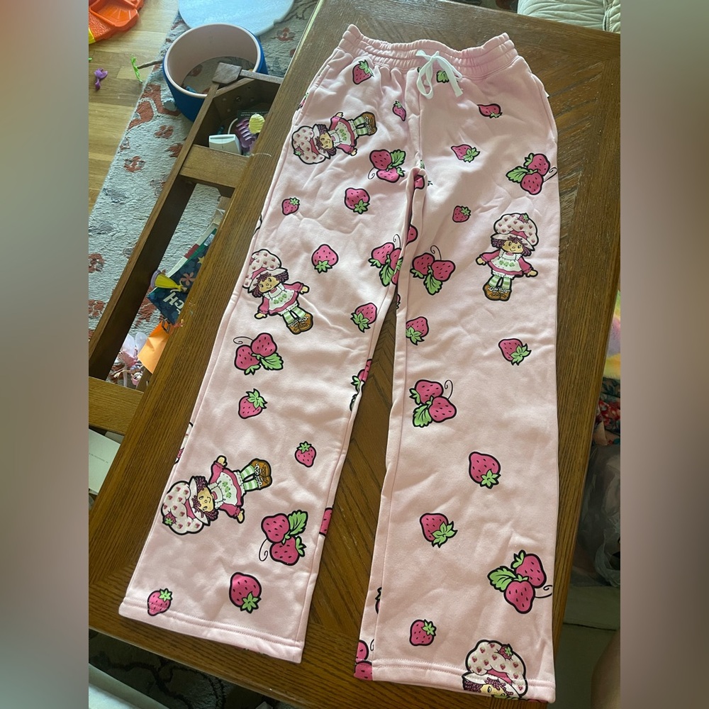 XS Pink Strawberry Shortcake Graphic Sweatpants - Picture 3 of 7